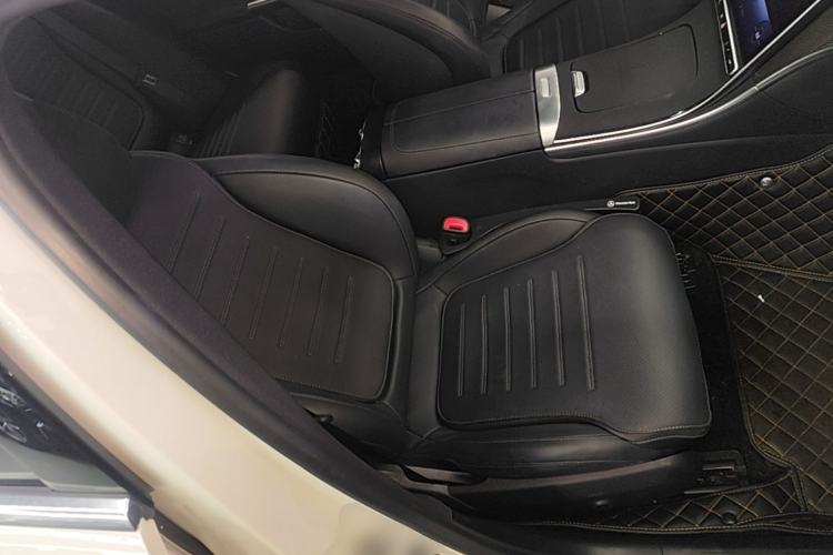Used Mercedes-Benz C-Class 2023 Restyled C 260 L Sport Edition Right Front Seat
