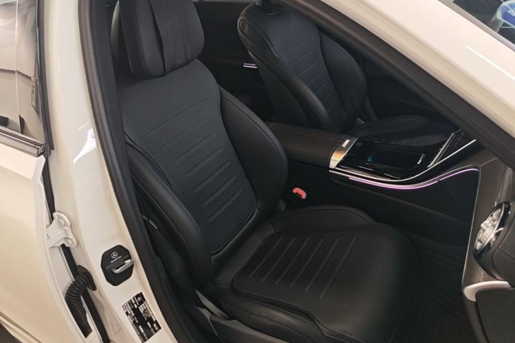 Used Mercedes-Benz C-Class 2023 Restyled C 260 L Night Edition Sports Version Right Front Seat