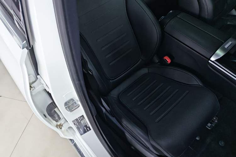 Used Mercedes-Benz C-Class 2023 Second Facelift C 260 L Sport Edition Right Front Seat