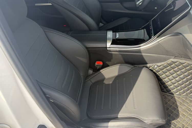 Used Mercedes-Benz C-Class 2023 Restyled C 260 L Sport Edition Right Front Seat