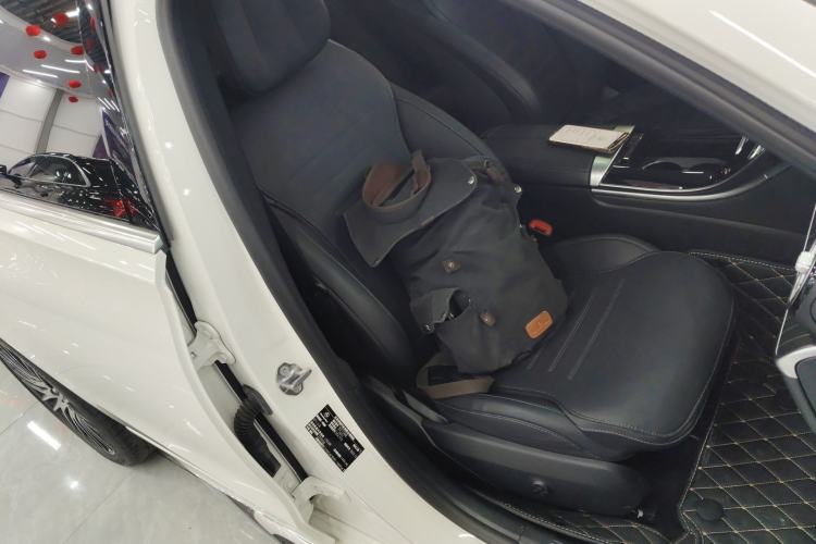 Used Mercedes-Benz C-Class 2023 C 260 L Sport Edition Right Front Seat