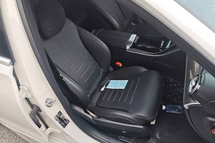 Used Mercedes-Benz C-Class 2023 Second Facelift C 260 L Sport Edition Right Front Seat