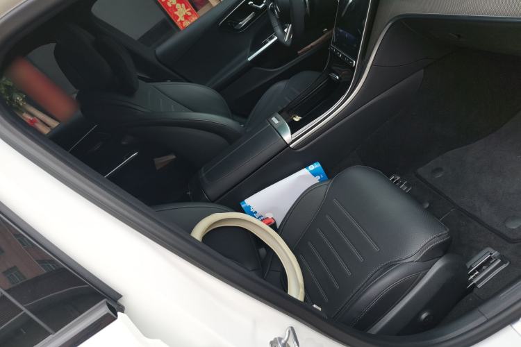Used Mercedes-Benz C-Class 2023 Second Facelift C 260 L Starry Night Sports Edition Right Front Seat
