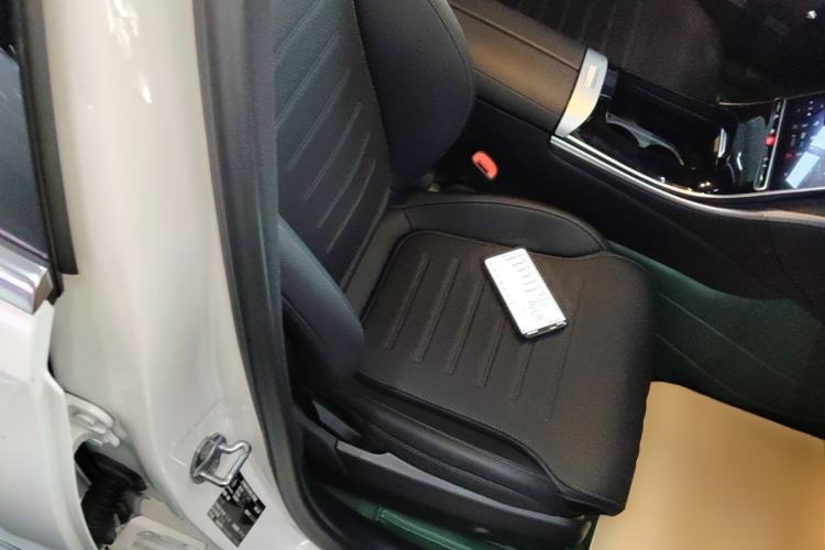 Used Mercedes-Benz C-Class 2023 Revised C 200 L Sport Edition Right Front Seat