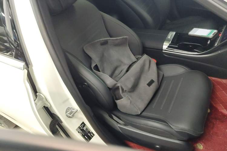 Used Mercedes-Benz C-Class 2023 Second Facelift C 260 L Sport Edition Right Front Seat