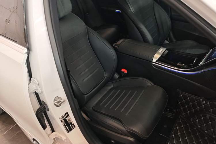 Used Mercedes-Benz C-Class 2023 Restyled C 260 L Sport Edition Right Front Seat