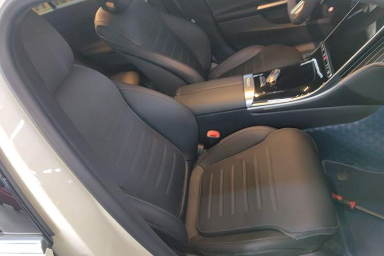 Used Mercedes-Benz C-Class 2023 Second Facelift C 260 L Sport Edition Right Front Seat