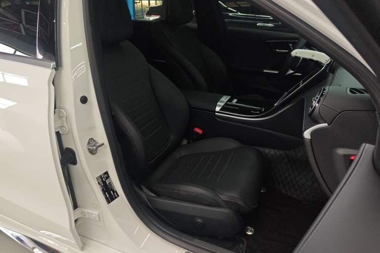Used Mercedes-Benz C-Class 2023 Revised C 200 L Sport Edition Right Front Seat