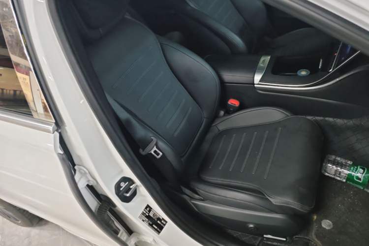 Used Mercedes-Benz C-Class 2023 Restyled C 260 L Sport Edition Right Front Seat