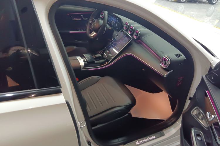 Used Mercedes-Benz C-Class 2023 Restyled C 260 L Night Edition Sports Version Right Front Seat