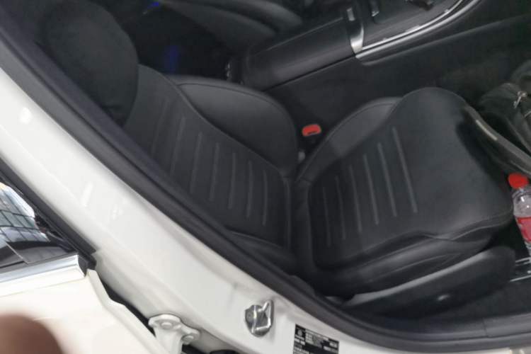 Used Mercedes-Benz C-Class 2023 Revised C 200 L Sport Edition Right Front Seat