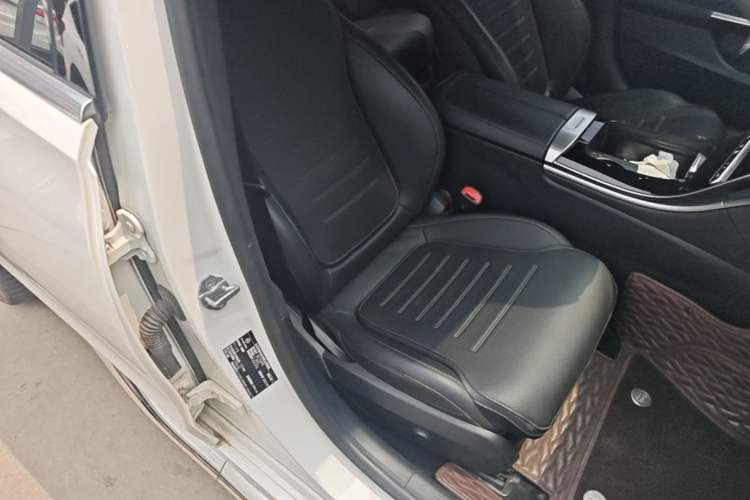 Used Mercedes-Benz C-Class 2023 Revised C 200 L Sport Edition Right Front Seat