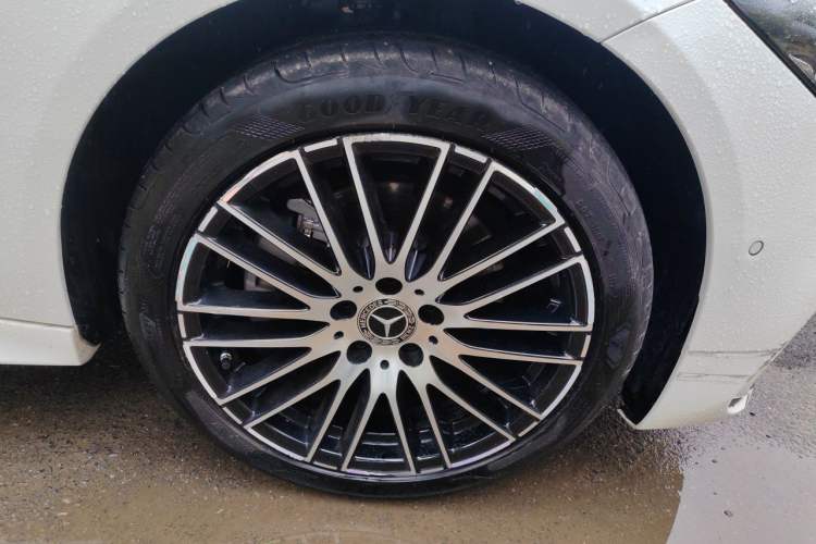 Used Mercedes-Benz C-Class 2023 Revised C 200 L Sport Edition Right Front Wheel Hub