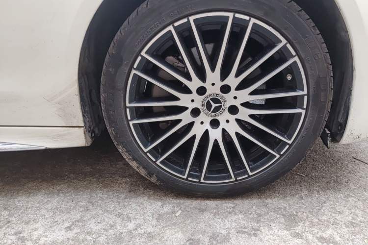 Used Mercedes-Benz C-Class 2023 C 260 L Sport Edition Right Front Wheel Hub