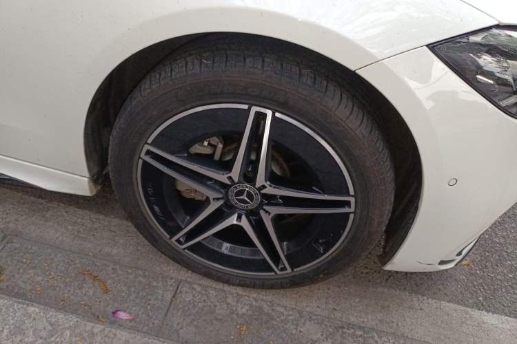 Used Mercedes-Benz C-Class 2023 C 260 L Bright Night Sports Edition Right Front Wheel Hub
