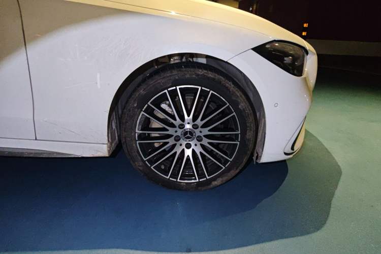 Used Mercedes-Benz C-Class 2023 Restyled C 260 L Sport Edition Right Front Wheel Hub