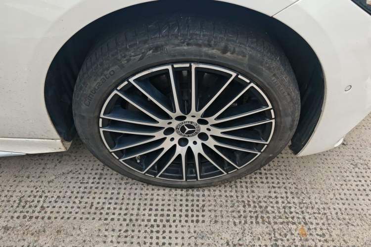 Used Mercedes-Benz C-Class 2023 C 200 L Sport Edition Right Front Wheel Hub