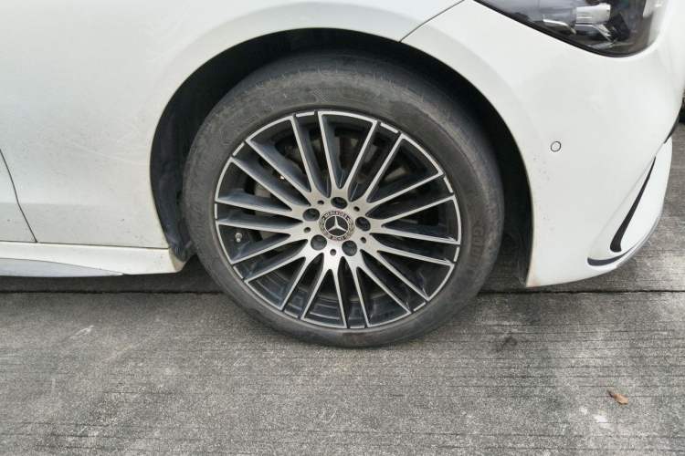 Used Mercedes-Benz C-Class 2023 Restyled C 260 L Sport Edition Right Front Wheel Hub