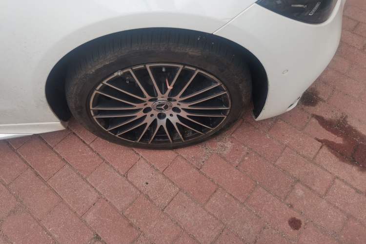Used Mercedes-Benz C-Class 2023 C 260 L Sport Edition Right Front Wheel Hub