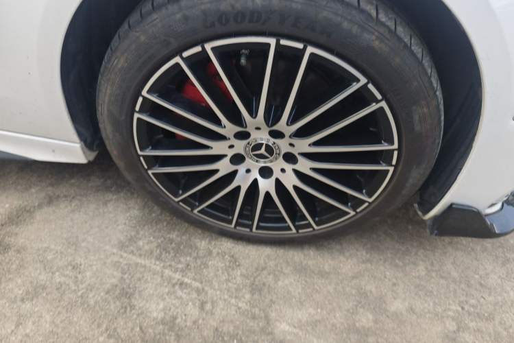 Used Mercedes-Benz C-Class 2023 C 200 L Sport Edition Right Front Wheel Hub
