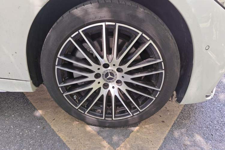 Used Mercedes-Benz C-Class 2023 Second Facelift C 260 L Sport Edition Right Front Wheel Hub