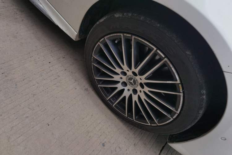 Used Mercedes-Benz C-Class 2023 C 260 L Sport Edition Right Front Wheel Hub