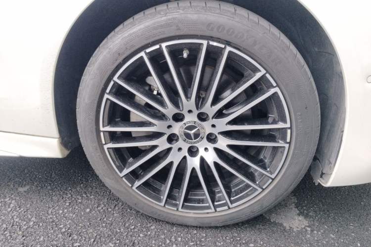 Used Mercedes-Benz C-Class 2023 C 260 L Sport Edition Right Front Wheel Hub