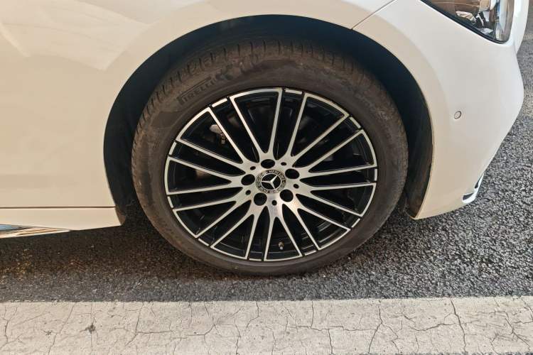 Used Mercedes-Benz C-Class 2023 Restyled C 260 L Sport Edition Right Front Wheel Hub