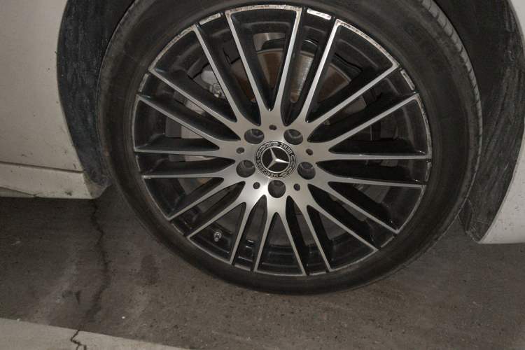 Used Mercedes-Benz C-Class 2023 Restyled C 260 L Sport Edition Right Front Wheel Hub