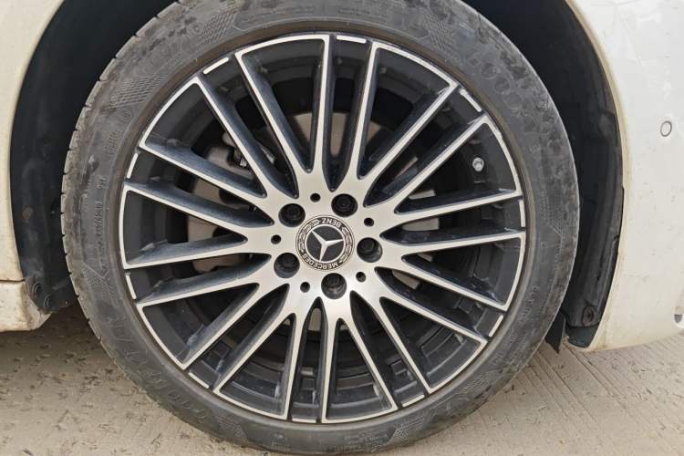 Used Mercedes-Benz C-Class 2023 Second Facelift C 260 L Sport Edition Right Front Wheel Hub