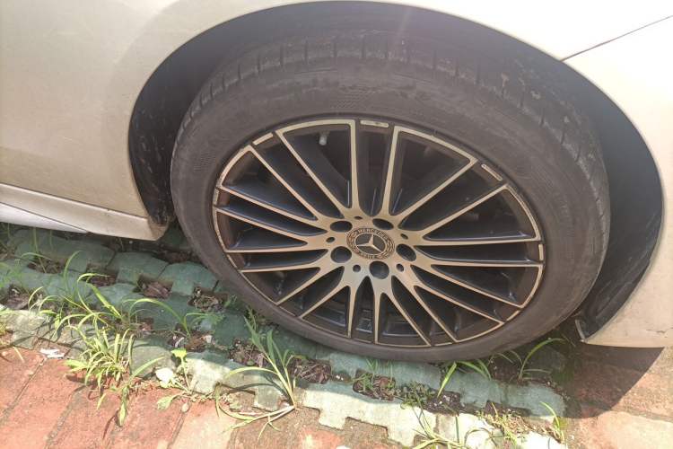 Used Mercedes-Benz C-Class 2023 C 200 L Sport Edition Right Front Wheel Hub