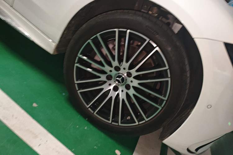 Used Mercedes-Benz C-Class 2023 C 260 L Sport Edition Right Front Wheel Hub