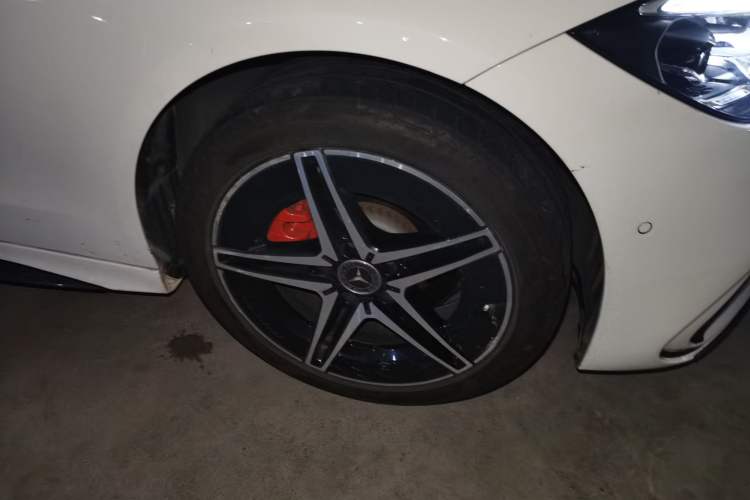 Used Mercedes-Benz C-Class 2023 Restyled C 260 L Night Edition Sports Version Right Front Wheel Hub