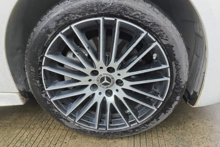 Used Mercedes-Benz C-Class 2023 C 260 L Sport Edition Right Front Wheel Hub