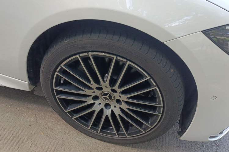 Used Mercedes-Benz C-Class 2023 C 260 L Sport Edition Right Front Wheel Hub