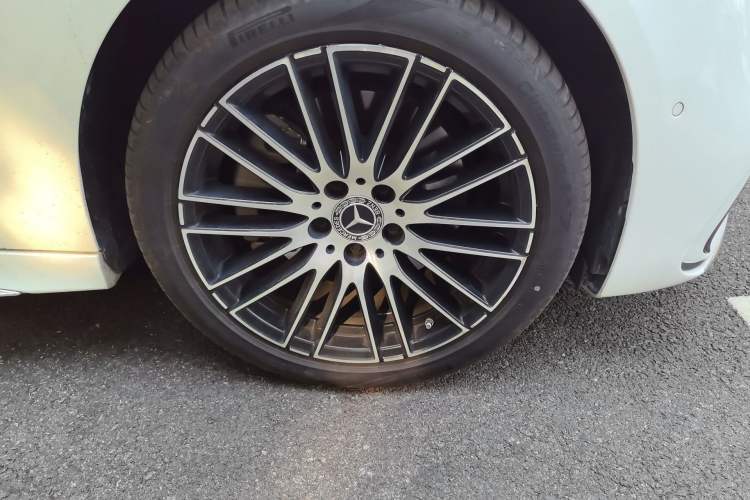 Used Mercedes-Benz C-Class 2023 Second Facelift C 260 L Sport Edition Right Front Wheel Hub
