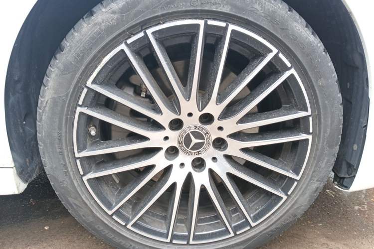 Used Mercedes-Benz C-Class 2023 C 260 L Sport Edition Right Front Wheel Hub
