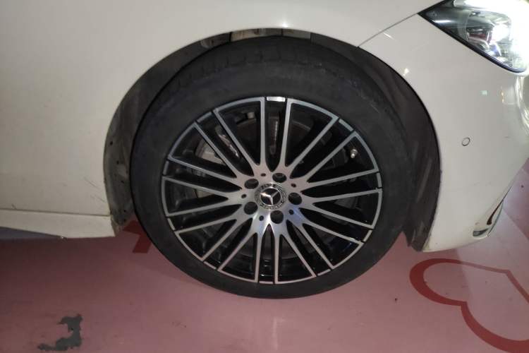 Used Mercedes-Benz C-Class 2023 Revised C 200 L Sport Edition Right Front Wheel Hub