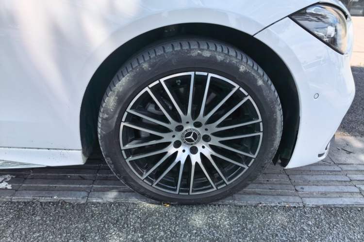 Used Mercedes-Benz C-Class 2023 C 260 L Sport Edition Right Front Wheel Hub