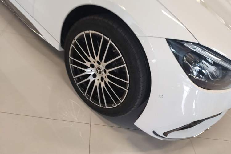 Used Mercedes-Benz C-Class 2023 C 260 L Sport Edition Right Front Wheel Hub