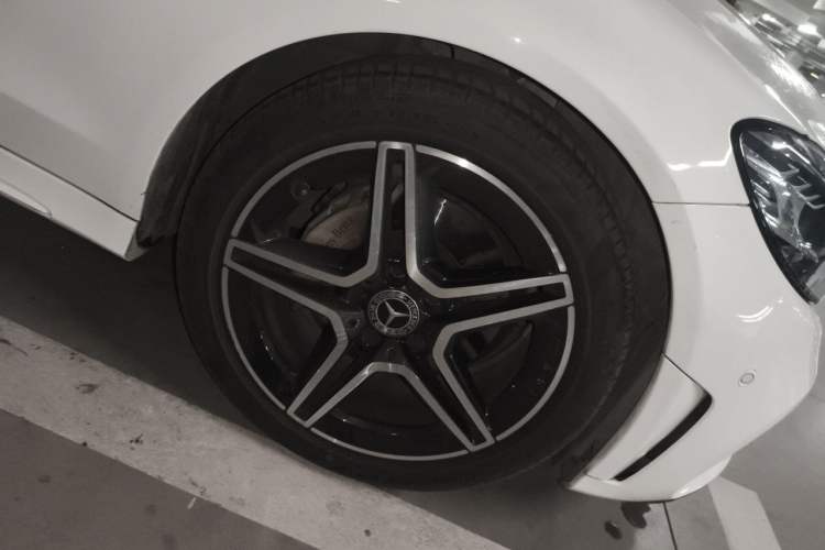 Used Mercedes-Benz C-Class 2023 C 260 Coupe Right Front Wheel Hub