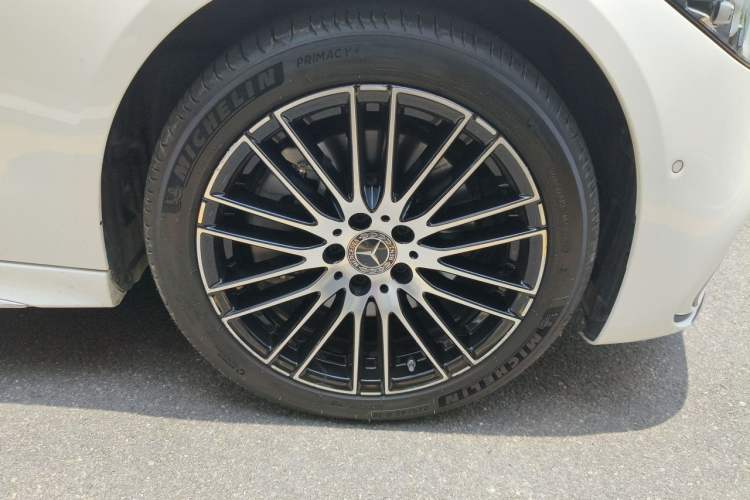 Used Mercedes-Benz C-Class 2023 Restyled C 260 L Sport Edition Right Front Wheel Hub