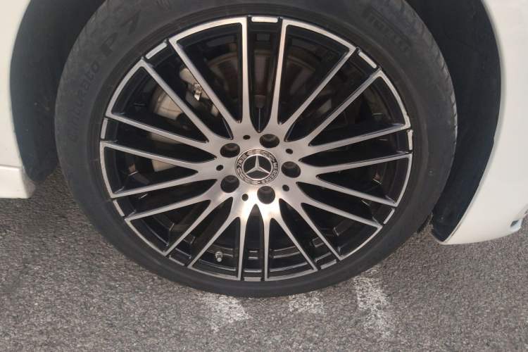 Used Mercedes-Benz C-Class 2023 C 260 L Sport Edition Right Front Wheel Hub