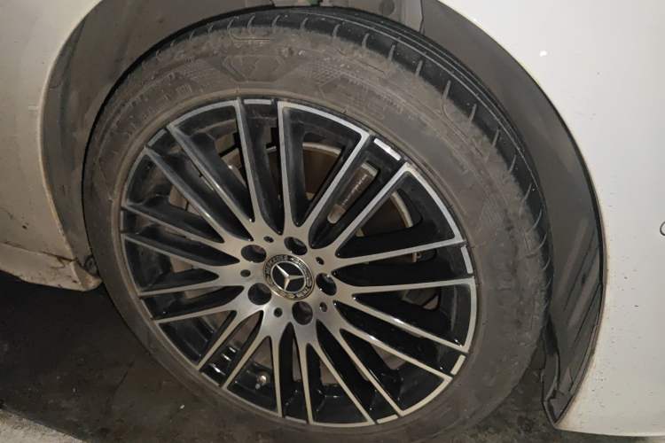 Used Mercedes-Benz C-Class 2023 C 200 L Sport Edition Right Front Wheel Hub