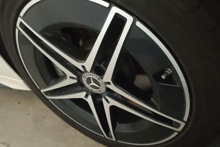 Used Mercedes-Benz C-Class 2023 Restyled C 260 L Night Edition Sports Version Right Front Wheel Hub