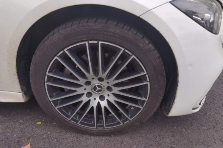 Used Mercedes-Benz C-Class 2023 Restyled C 260 L Sport Edition Right Front Wheel Hub