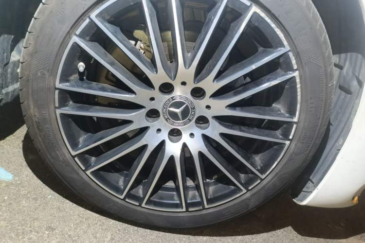 Used Mercedes-Benz C-Class 2023 Revised C 200 L Sport Edition Right Front Wheel Hub
