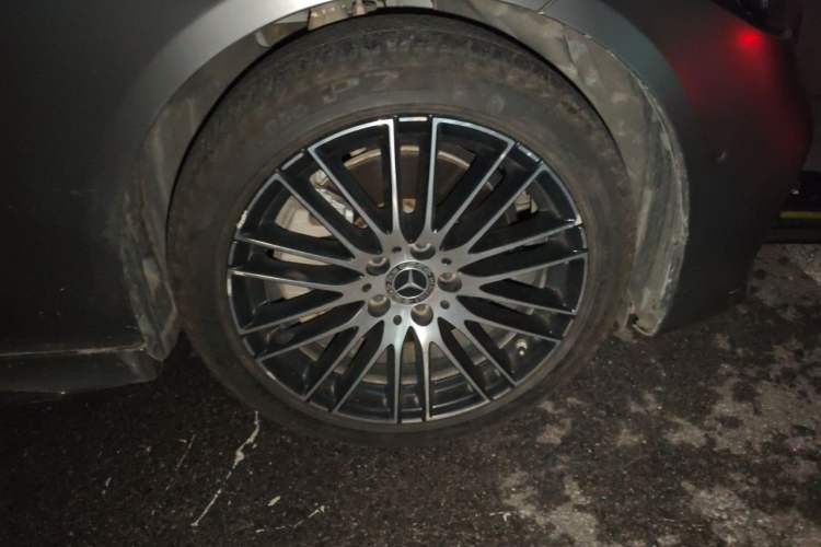 Used Mercedes-Benz C-Class 2023 C 260 L Sport Edition Right Front Wheel Hub