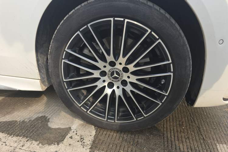 Used Mercedes-Benz C-Class 2023 Second Facelift C 260 L Sport Edition Right Front Wheel Hub