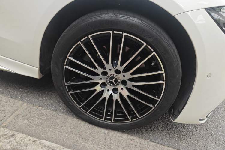 Used Mercedes-Benz C-Class 2023 C 260 L Sport Edition Right Front Wheel Hub